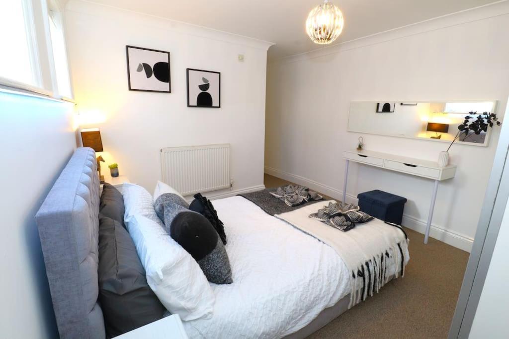 New Sunset Square Eastbourne 2 Bed Apartment, Long Stay Welcome Exterior foto