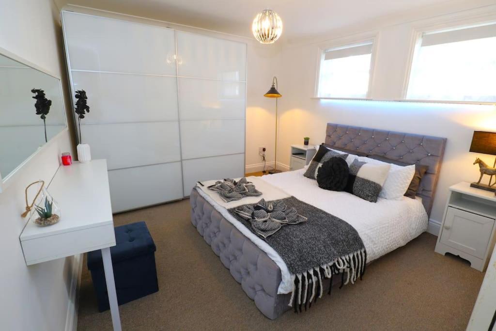 New Sunset Square Eastbourne 2 Bed Apartment, Long Stay Welcome Exterior foto