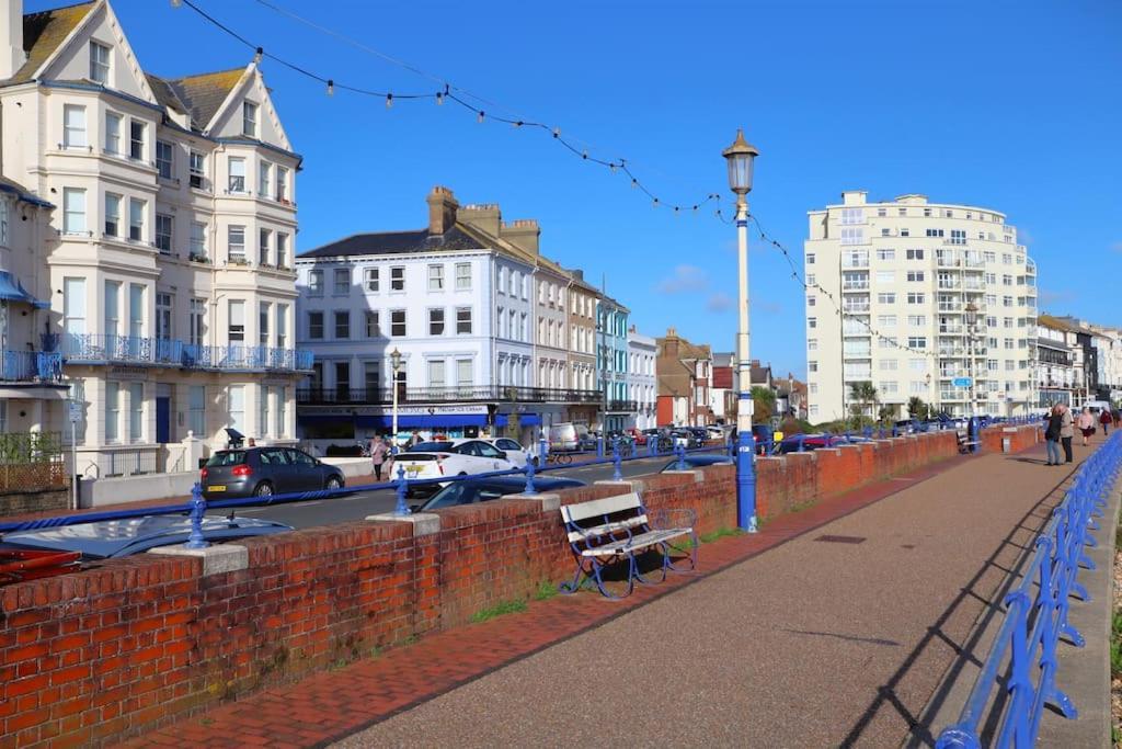 New Sunset Square Eastbourne 2 Bed Apartment, Long Stay Welcome Exterior foto